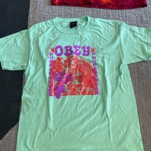Short sleeve light green obey T-shirt.